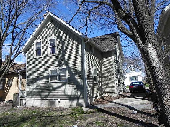 2nd image of 1313 Revell Ave