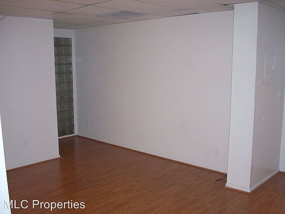4th image of 996 Greenwood Ave NE APT 1