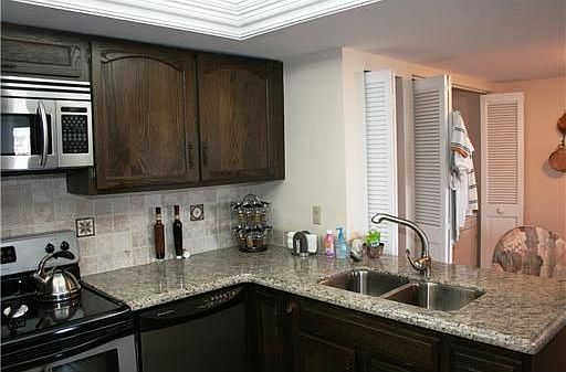 4th image of 1640 Twelve Oaks Way APT 102