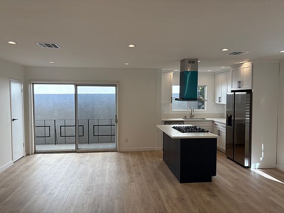 4th image of 856 Westmount Dr APT 8