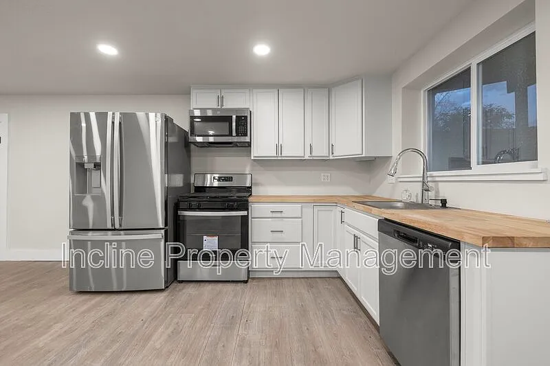 2 bed, 1.0 bath, 1175 sqft, $1,450 — Photo 4