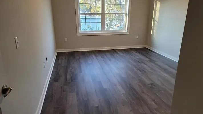347 Clay Avenue West Apartments — Photo 4