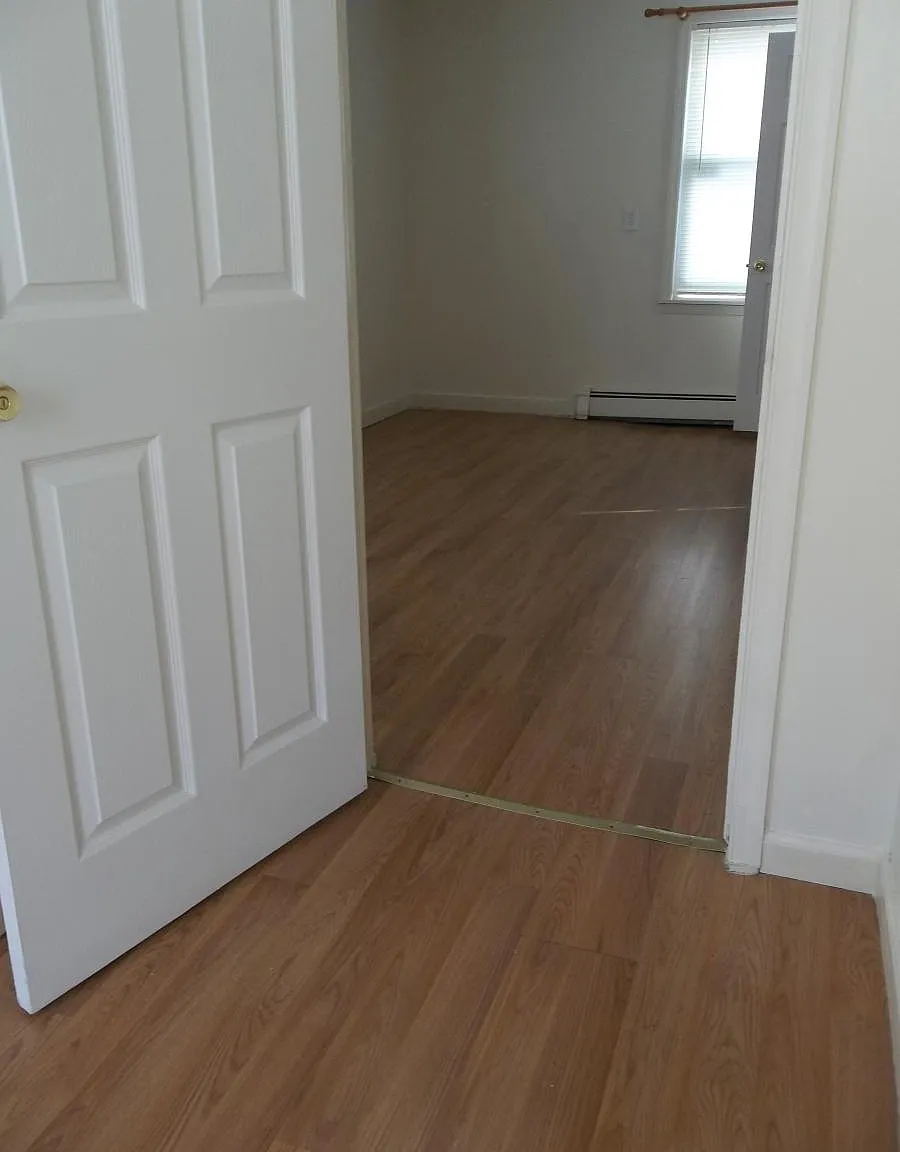 604 Freeman St — Photo 2