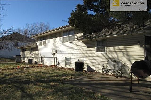 2nd image of 313 SE Melody Ln