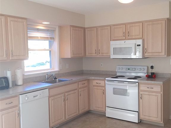 5th image of 5 Stony Brook Dr