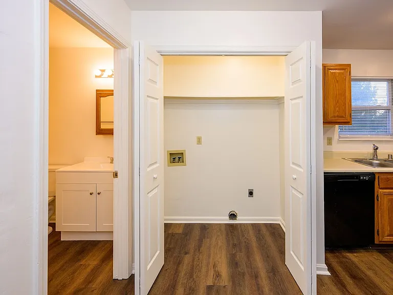 113 College Street Rd #E — Photo 16
