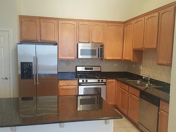 3rd image of 1950 Farnsworth Ln Unit 306
