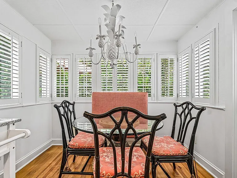 263 Park Ave — Photo 9