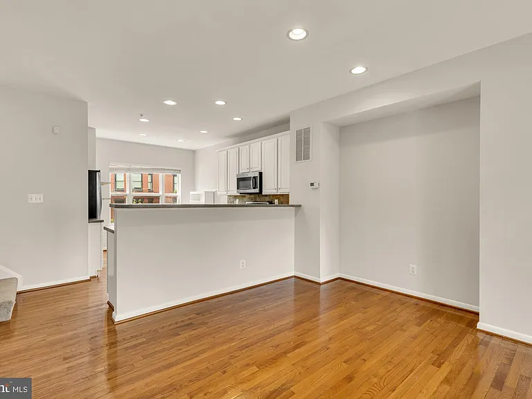 1227 V St NW — Photo 15