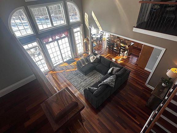 5th image of 44 Old Country Road