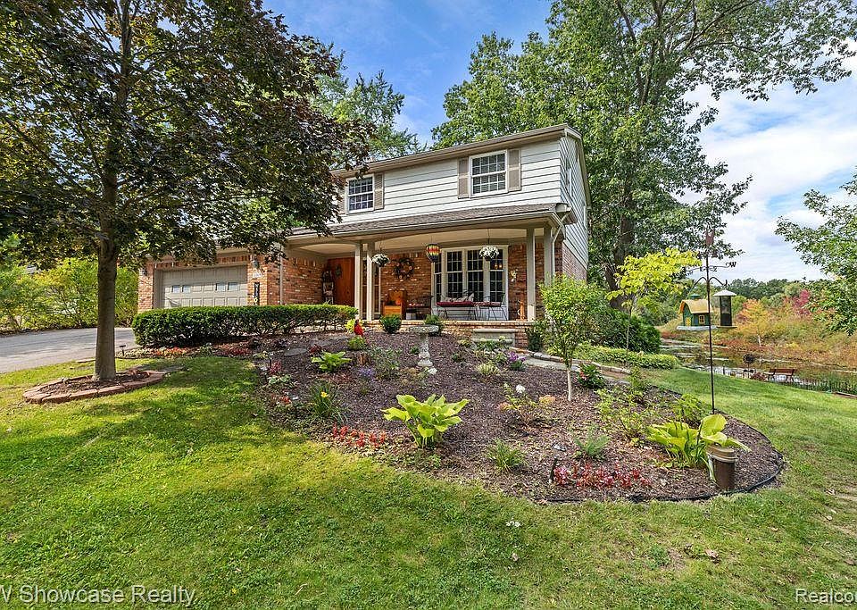 1st image of 6069 Huxley St