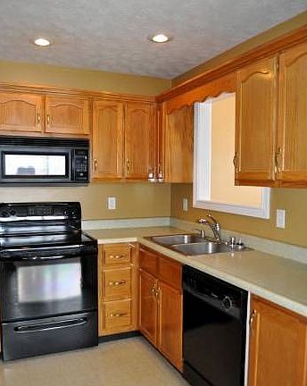 3rd image of 132 Shady Oaks Dr