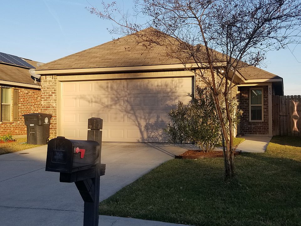 Front Exterior/2 Car Garage