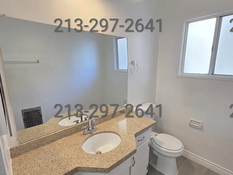 14355 Burbank Blvd #18 — Photo 20