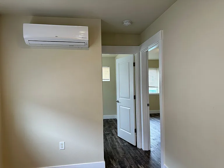 207 Morton St — Photo 3