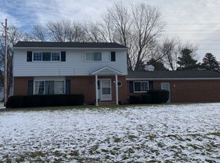 2451 Glengarry Rd, Jackson, MI 49203