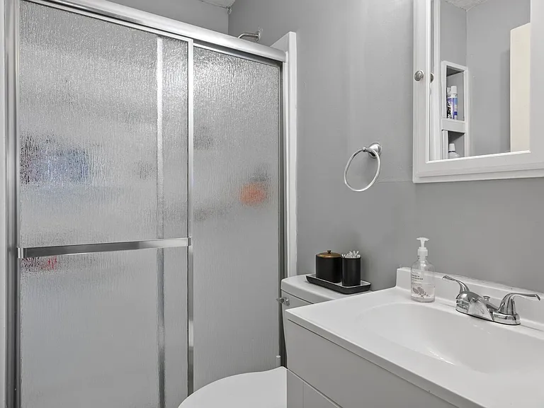 1232 Paradise Hill Rd — Photo 2