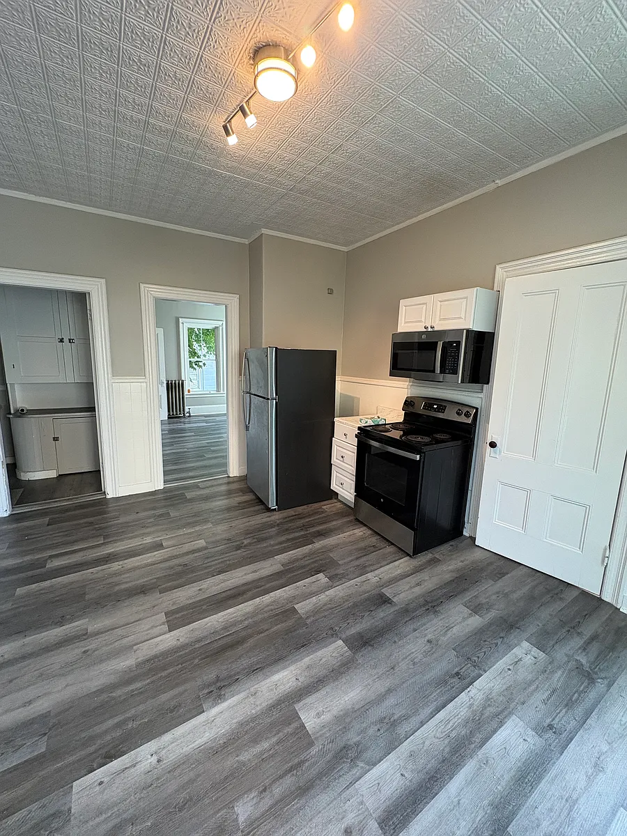 Building Photo - 142 Pierce St #2