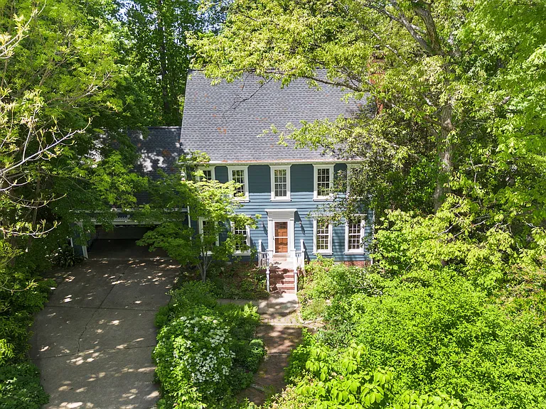 1011 New Chester Ct — Photo 58