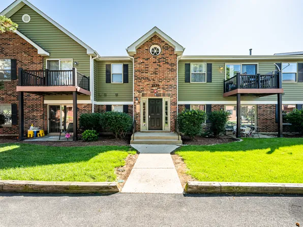 1535 Raymond Dr APT 204, Naperville, IL 60563