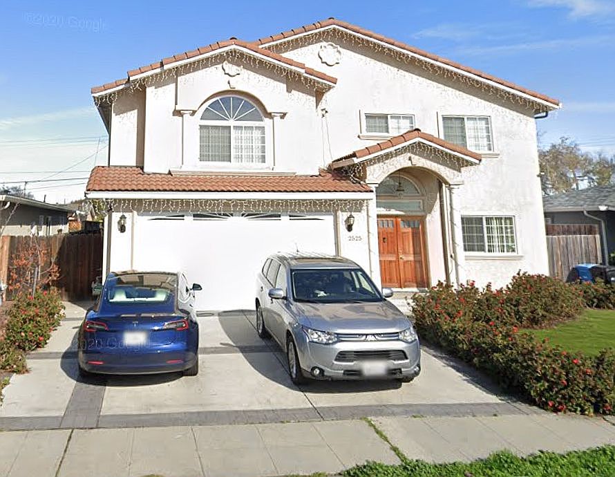 2nd image of 2525 Crystal Dr