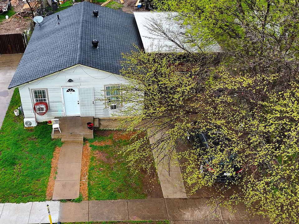 1st image of 1421 E Davis Ave