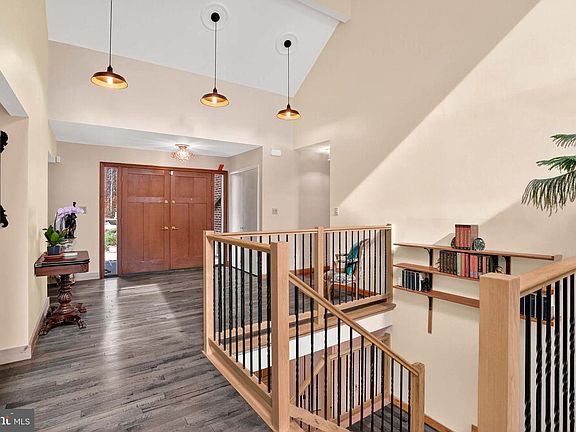 5th image of 7033 Mink Hollow Rd