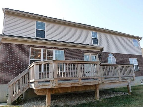 2nd image of 860 Ashridge Ct