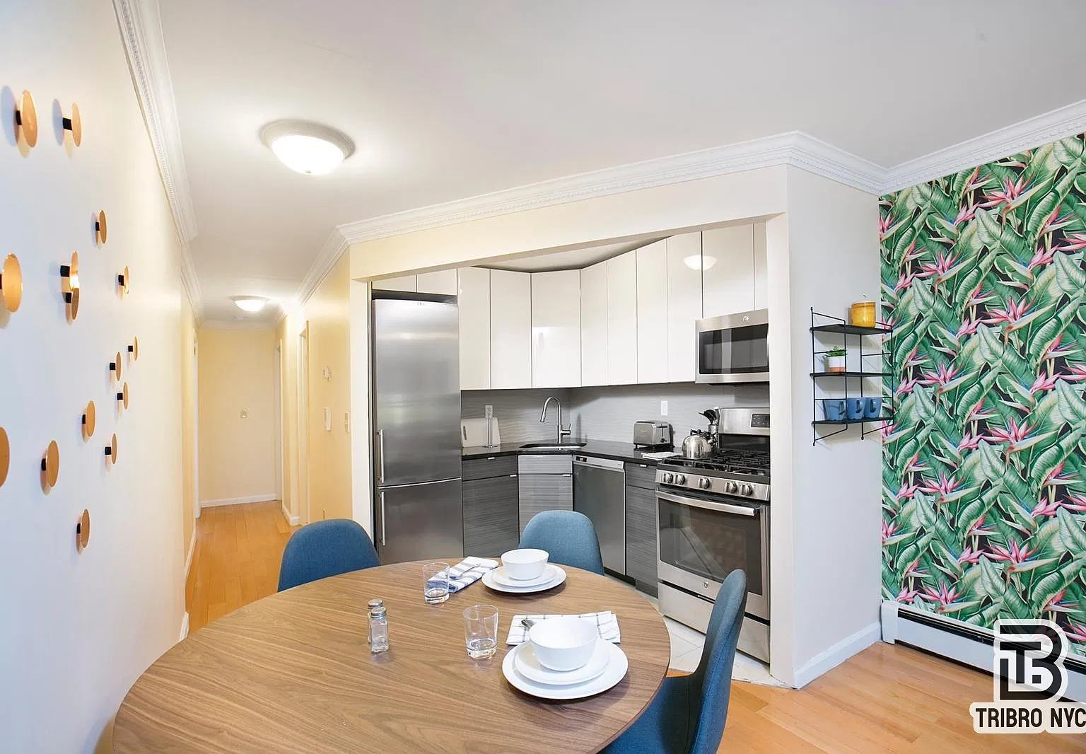 460 West 49th Street — Photo 2
