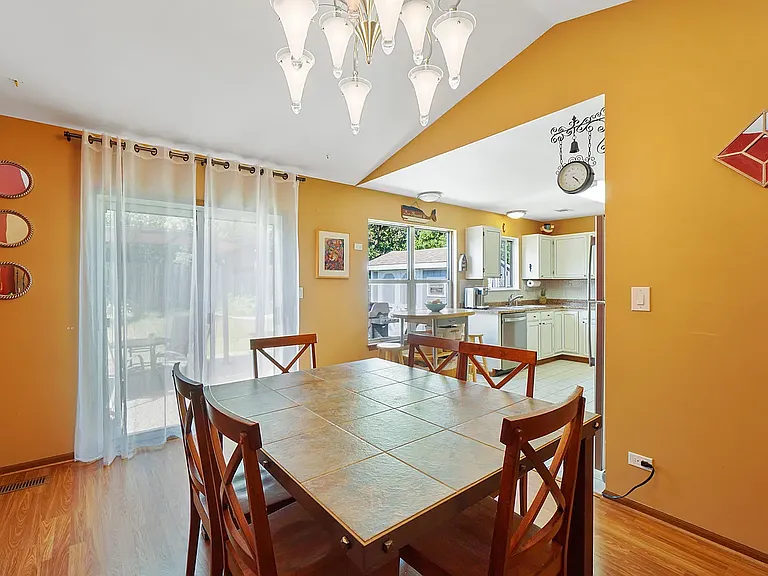 1656 Templeton Ct — Photo 3