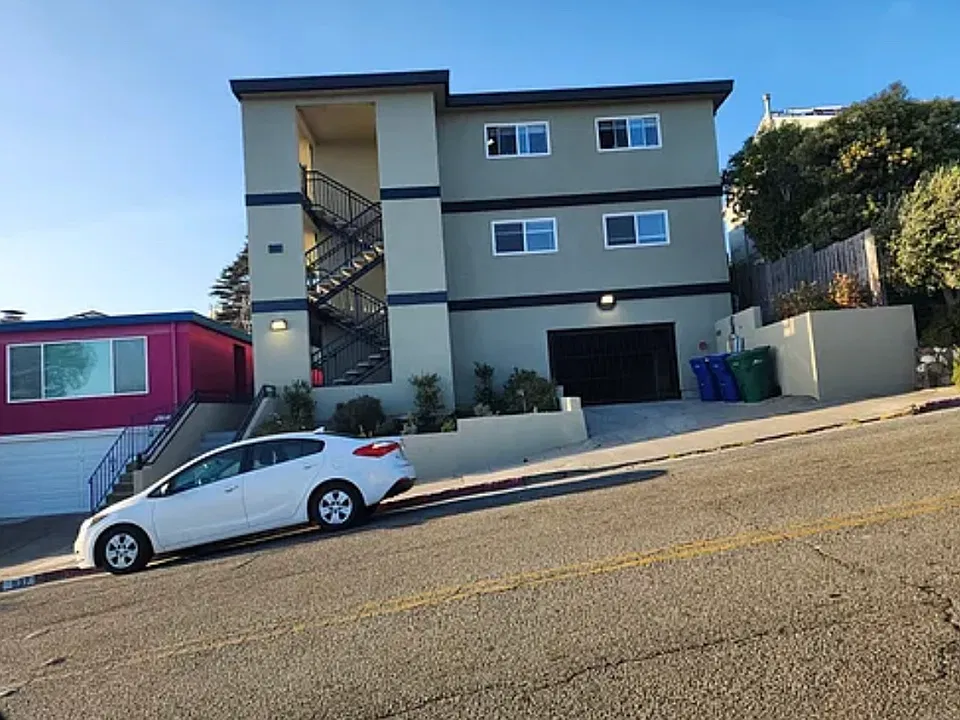 841 Solano Ave #4