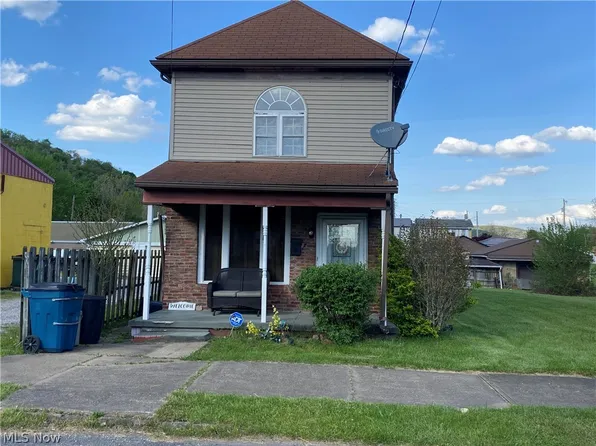 319 2nd St, Wellsville, OH 43968