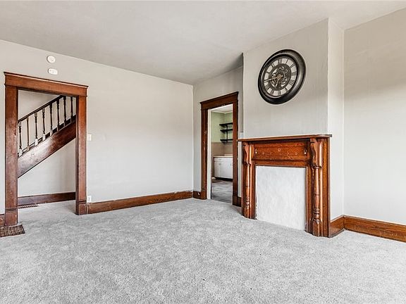 4th image of 2249 Bishard Ave