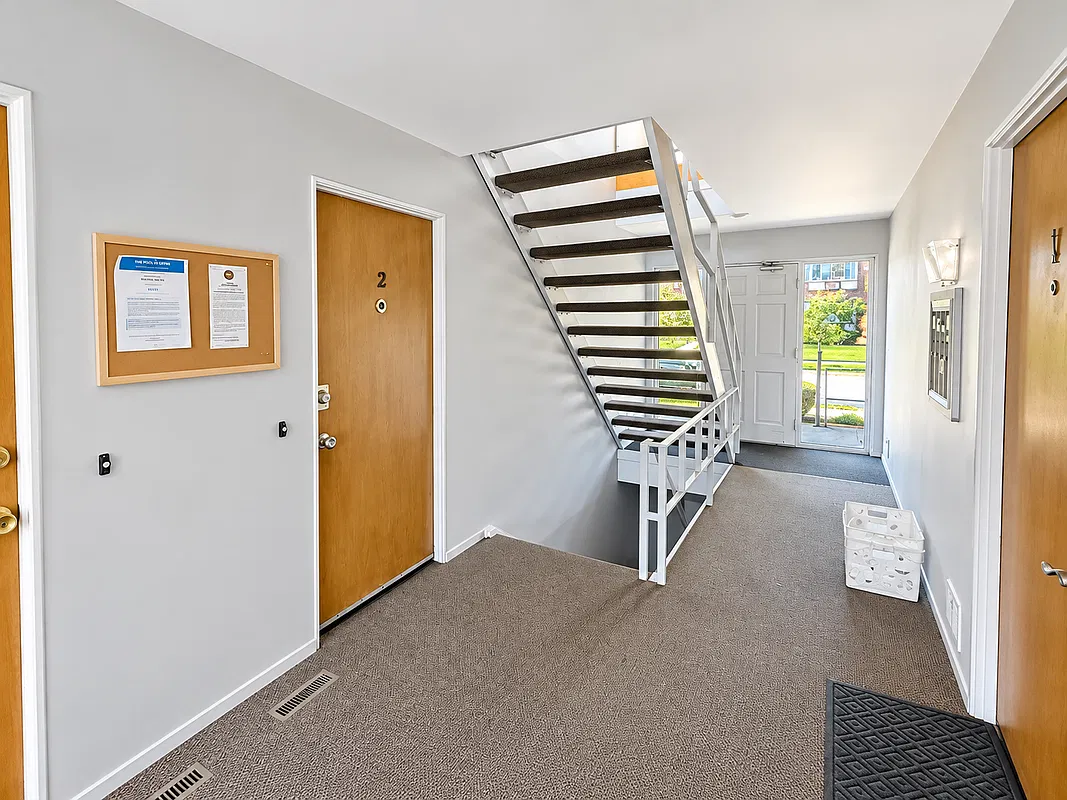 1 bed, 1.0 bath, 589 sqft, $1,200 — Photo 3