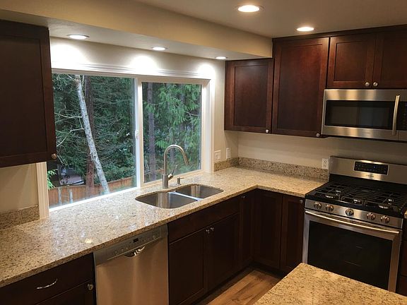 Kitchen w/ Private Backyard