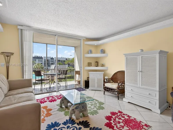 6600 Royal Palm Blvd #207B, Pompano Beach, FL 33063