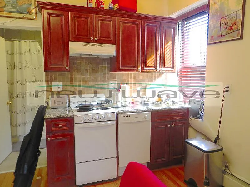 1 bed, 999 sqft, $3,100 — Photo 3