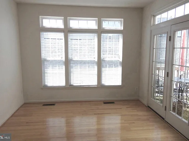 16606 Barge Cir — Photo 5
