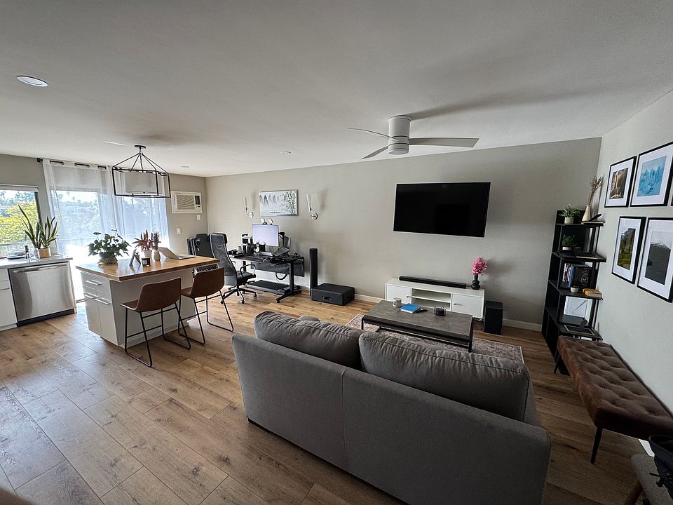 1st image of 7838 Cowles Mountain Ct Unit 31