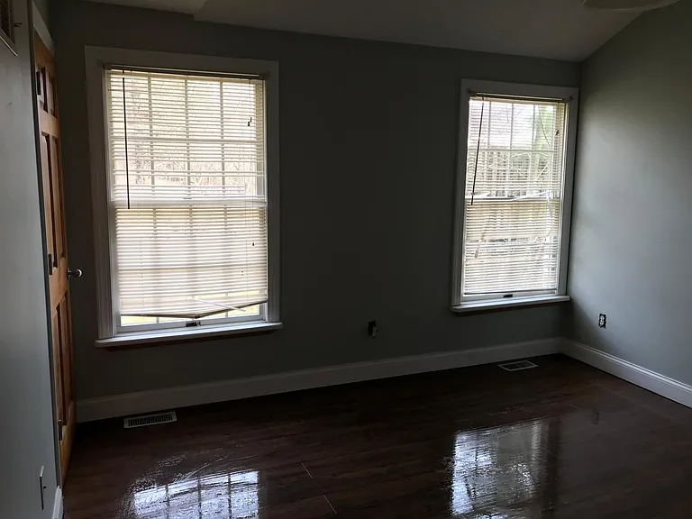 211 Ohio Ave — Photo 6