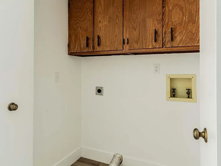 69 Groton Dr — Photo 33