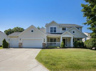 3448 N Meadowgrove Dr SE, Kentwood, MI 49512