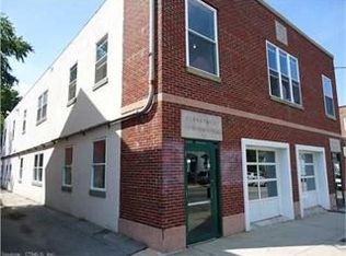82 Truman St, New London, CT 06320