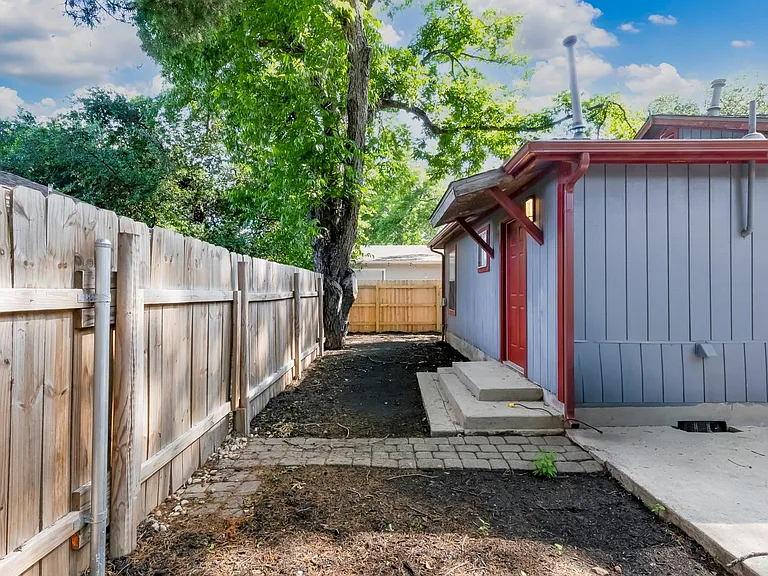 74 Julius St — Photo 21