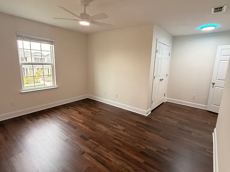 466 Carriage House Ln — Photo 22