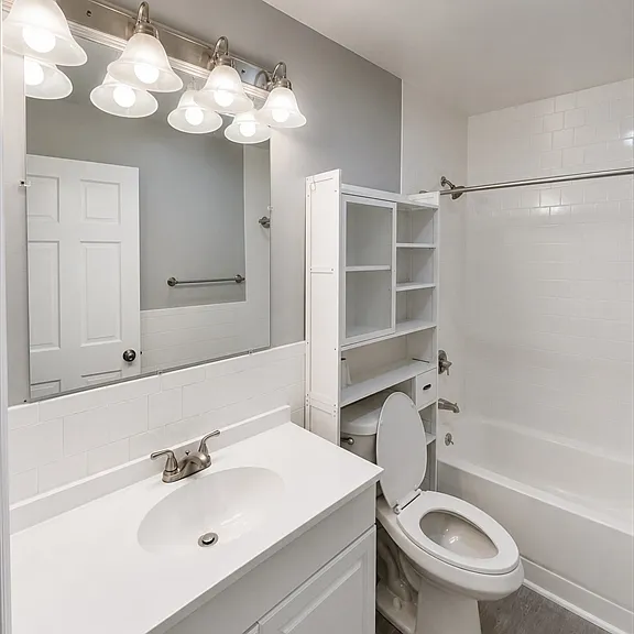 1049 Pleasant St #4 — Photo 13