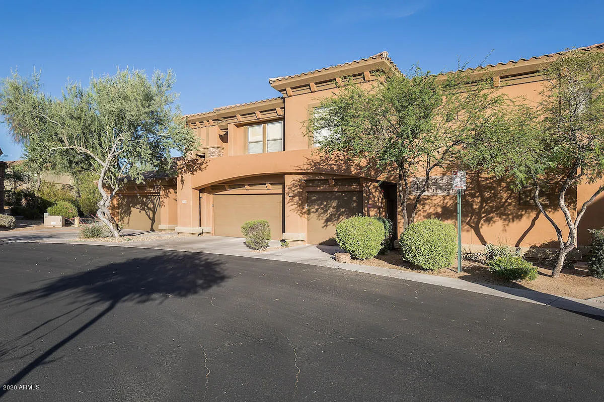 3 bed, 2.0 bath, 1843 sqft, $4,000 — Photo 1