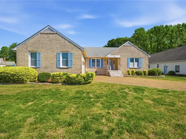 8 Lake Erie Ct, Hampton, VA 23669