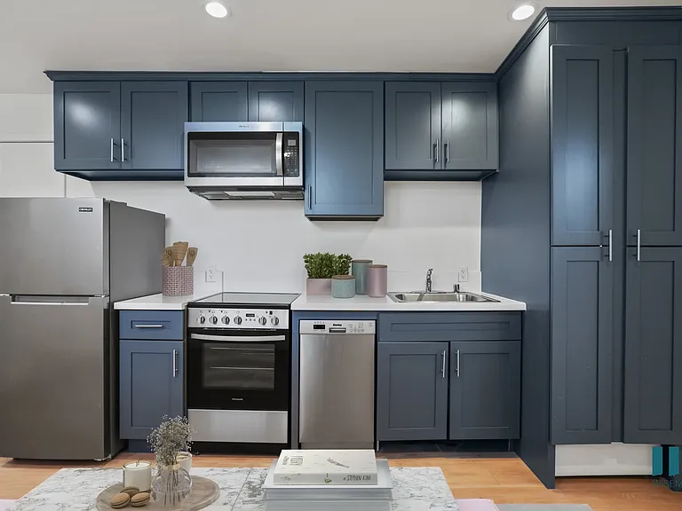 1339 N Formosa Ave #A304 — Photo 37