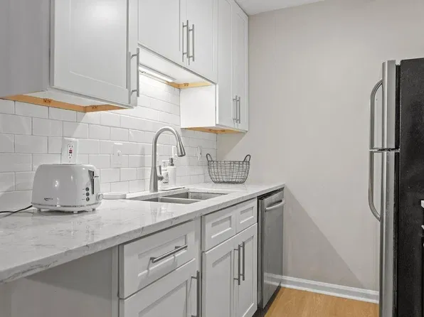 244 Triumph Dr NW, Atlanta, GA 30327